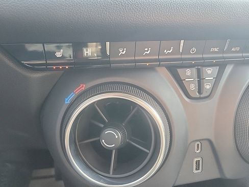 Certified 2023 Chevrolet Blazer LT w/ Convenience Package image 17