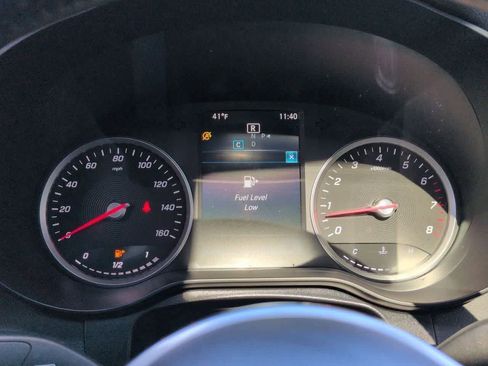 Used 2022 Mercedes-Benz GLC 300 GLC 300 image 32