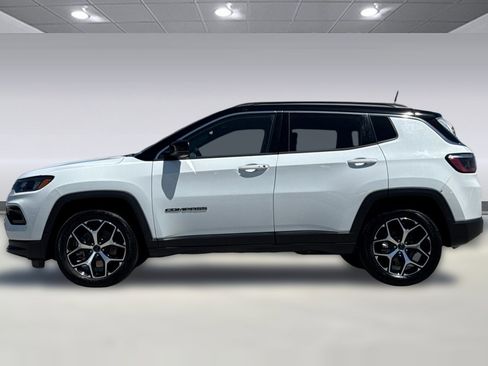 Used 2025 Jeep Compass Limited AWD/4WD image 5