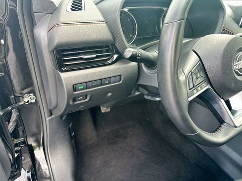 Used 2025 Nissan Sentra SR image 10