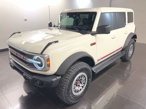 New 2026 Ford Bronco Outer Banks image 3