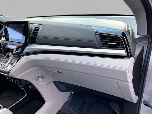 Used 2023 Honda Odyssey Touring image 21