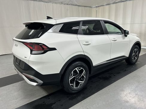 Used 2023 Kia Sportage LX image 2