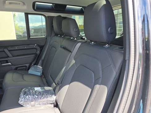Certified 2025 Land Rover Defender 110 S AWD/4WD image 15