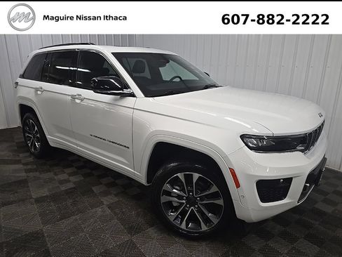 Used 2023 Jeep Grand Cherokee Overland AWD/4WD image 8