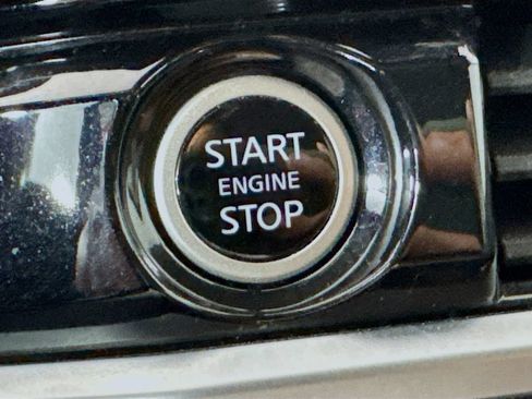 Used 2024 Nissan Pathfinder SV FWD image 19