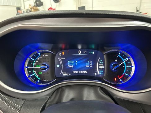 Used 2022 Chrysler Pacifica Touring-L w/ S Appearance Package FWD image 17