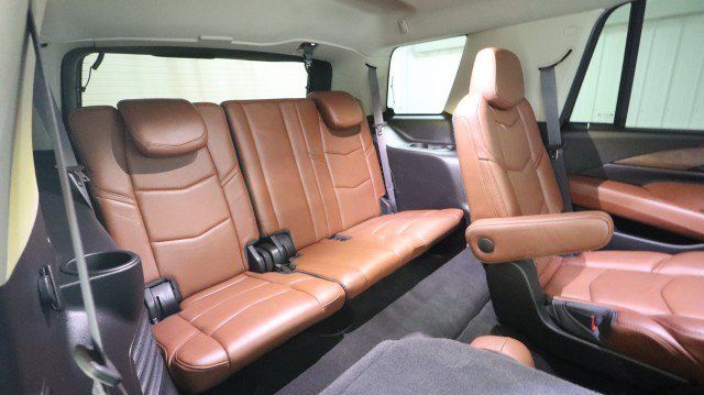 Used 2017 Cadillac Escalade Premium Luxury AWD/4WD image 12