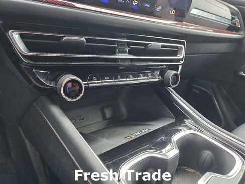 Used 2024 Chevrolet Traverse Z71 w/ Enhanced Driving Package AWD/4WD image 18