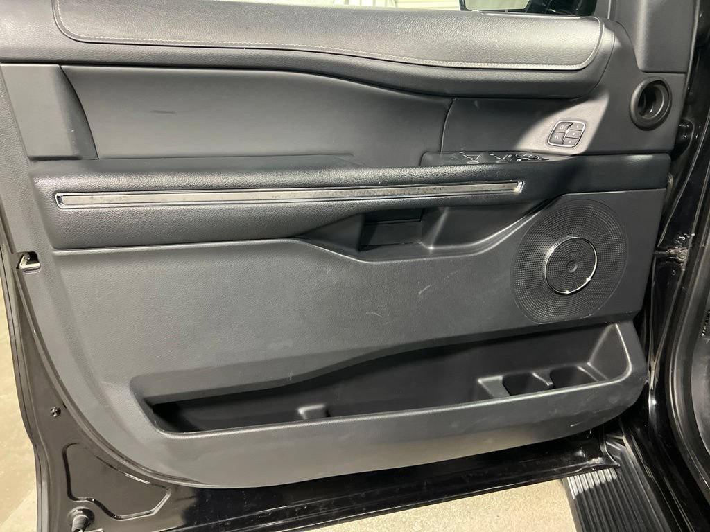 Used 2024 Ford Expedition XLT AWD/4WD image 24
