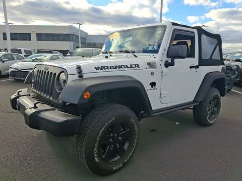 Used 2016 Jeep Wrangler Sport image 3