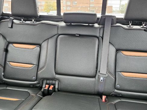 Used 2019 GMC Sierra 1500 AT4 w/ Off Road Performance Package image 20