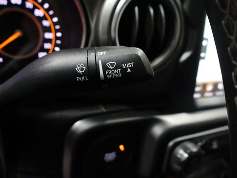 Used 2021 Jeep Gladiator Overland AWD/4WD image 37