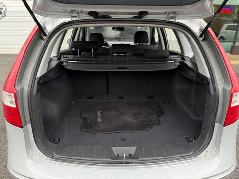 Used 2010 Hyundai Elantra GLS FWD image 23
