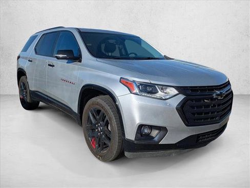 Used 2020 Chevrolet Traverse Premier w/ Redline Edition AWD/4WD image 3