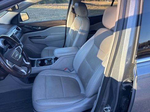 Used 2021 GMC Acadia SLT w/ Premium Package image 15