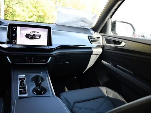 New 2026 Volkswagen Atlas Cross Sport SE image 21