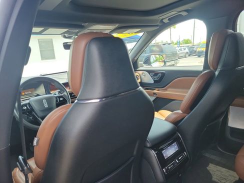 Used 2022 Lincoln Aviator Reserve w/ Equipment Group 201A AWD/4WD image 9