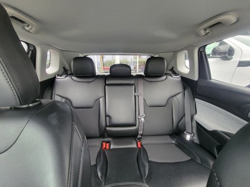 Used 2022 Jeep Compass Latitude image 14