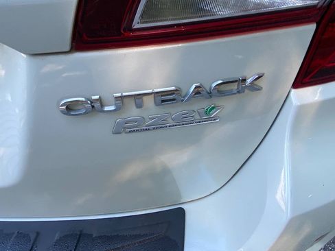 Used 2016 Subaru Outback 2.5i Limited AWD/4WD image 48