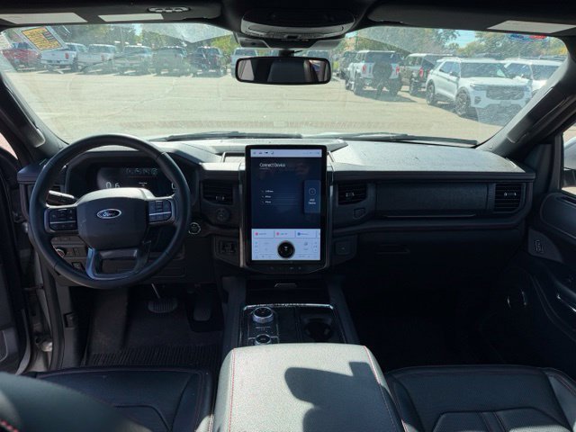 Used 2024 Ford Expedition Limited AWD/4WD image 2