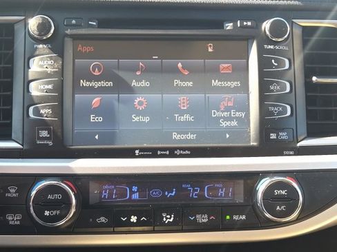Used 2018 Toyota Highlander Limited FWD image 33