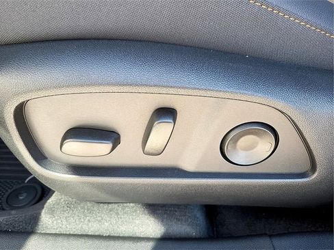 New 2026 Chevrolet Equinox ACTIV w/ Convenience Package III image 18