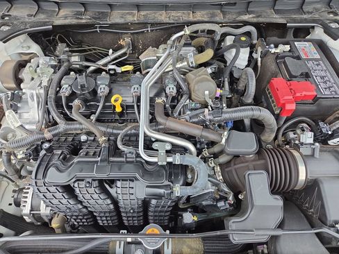 Used 2025 Nissan Altima 2.5 SV FWD image 31