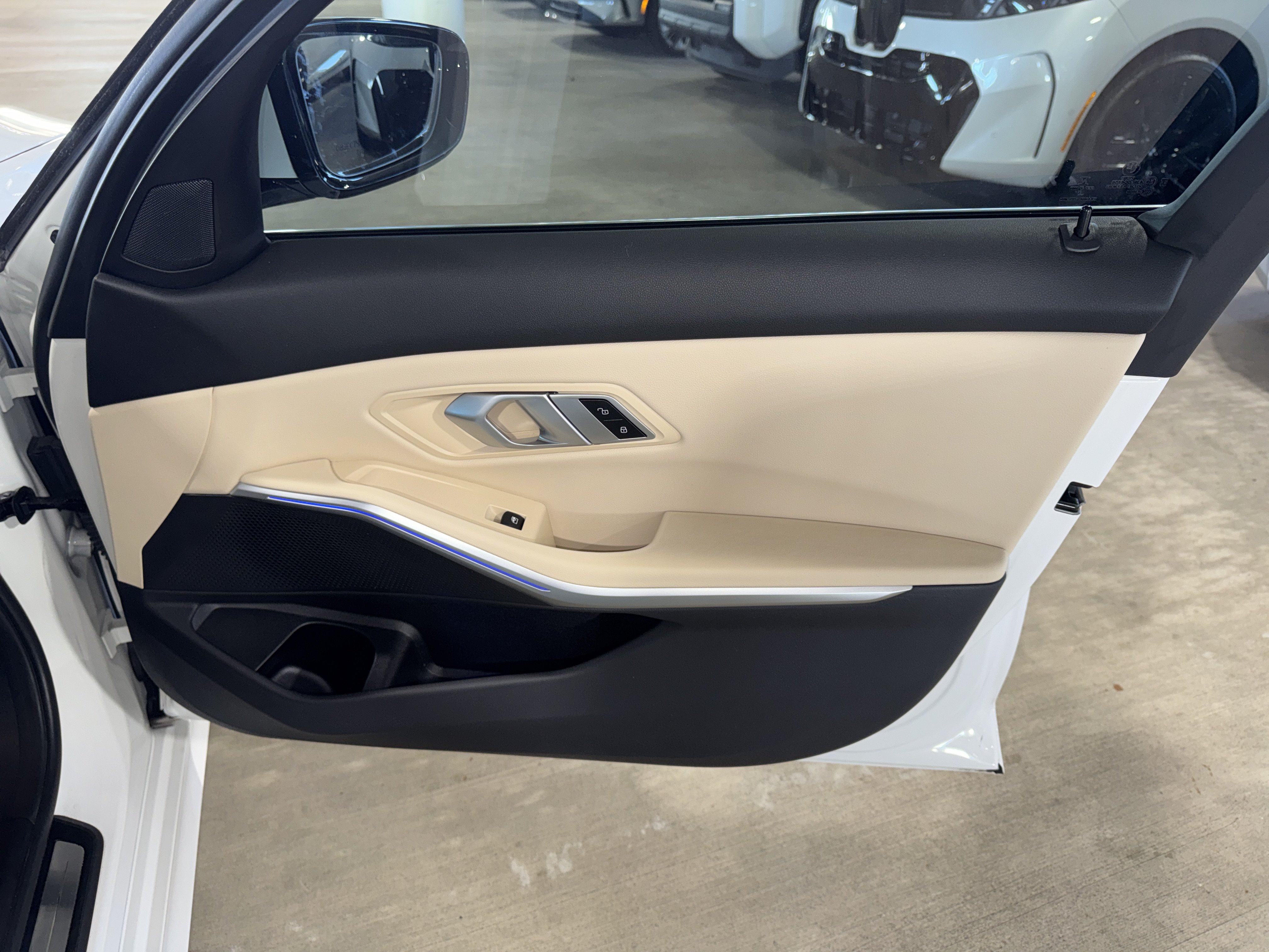 Used 2022 BMW 330i Sedan w/ Driving Assistance Package RWD image 8