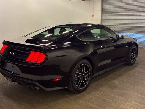 Used 2018 Ford Mustang GT RWD image 2