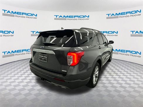 Used 2020 Ford Explorer XLT w/ Equipment Group 202A image 5