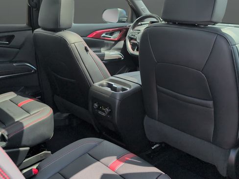 Used 2026 Chevrolet Traverse RS w/ LPO, Floor Liner Package AWD/4WD image 29