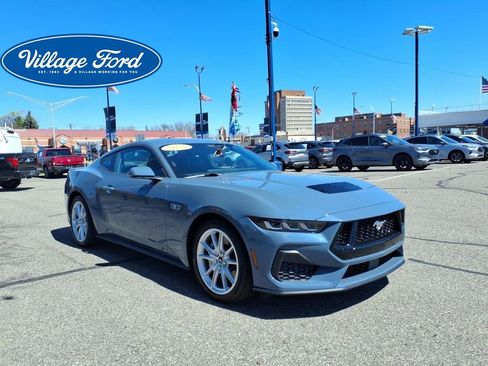Certified 2025 Ford Mustang GT Premium RWD image 4