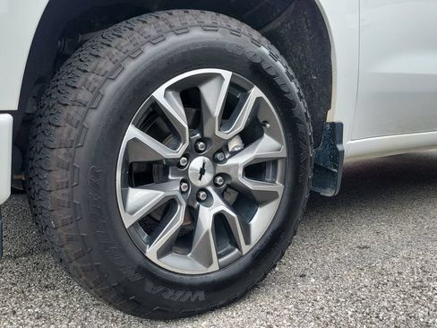 Used 2022 Chevrolet Silverado 1500 RST AWD/4WD image 2