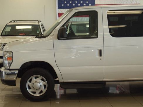 Used 2014 Ford E-350 and Econoline 350 XLT RWD image 20