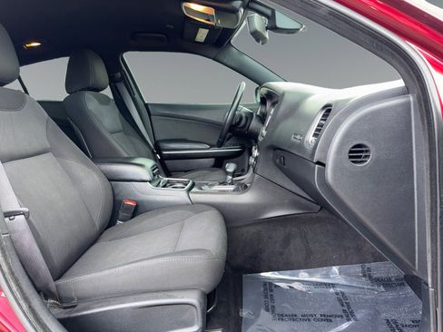 Used 2017 Dodge Charger SE RWD image 21