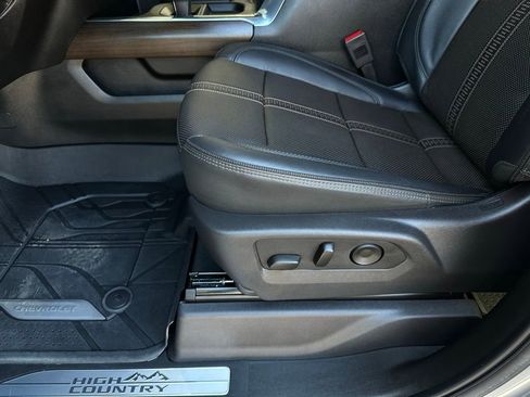 Used 2025 Chevrolet Silverado 1500 High Country image 12