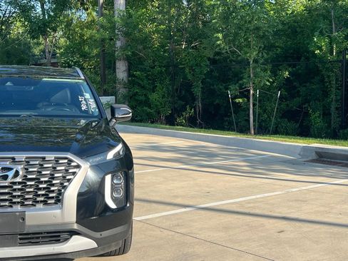 Used 2022 Hyundai Palisade SEL w/ Premium Package AWD/4WD image 3