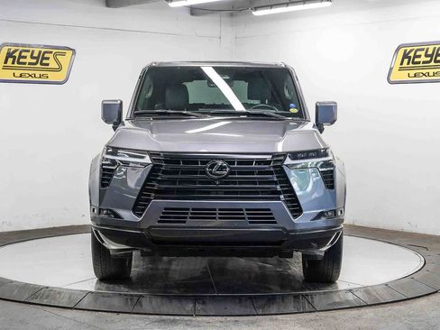 Used 2024 Lexus GX 550 w/ Cold Area Package AWD/4WD image 6