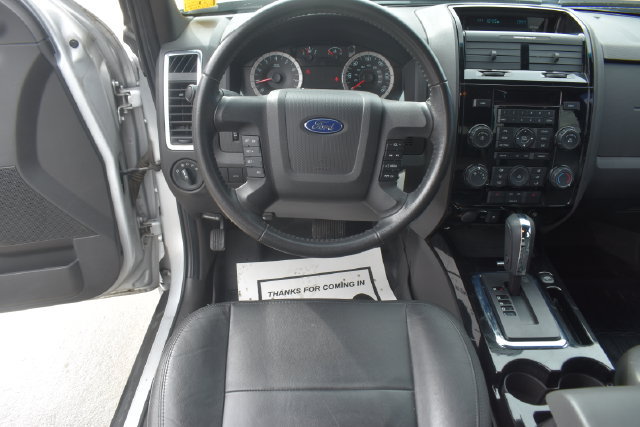 Used 2010 Ford Escape Limited AWD/4WD image 16