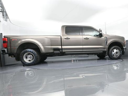 Used 2023 Ford F350 Lariat w/ Lariat Ultimate Package AWD/4WD image 37