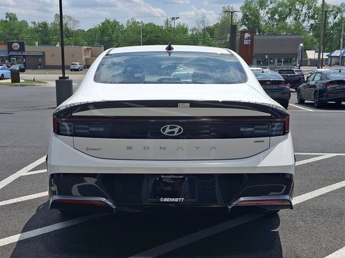 Used 2025 Hyundai Sonata SEL FWD image 5