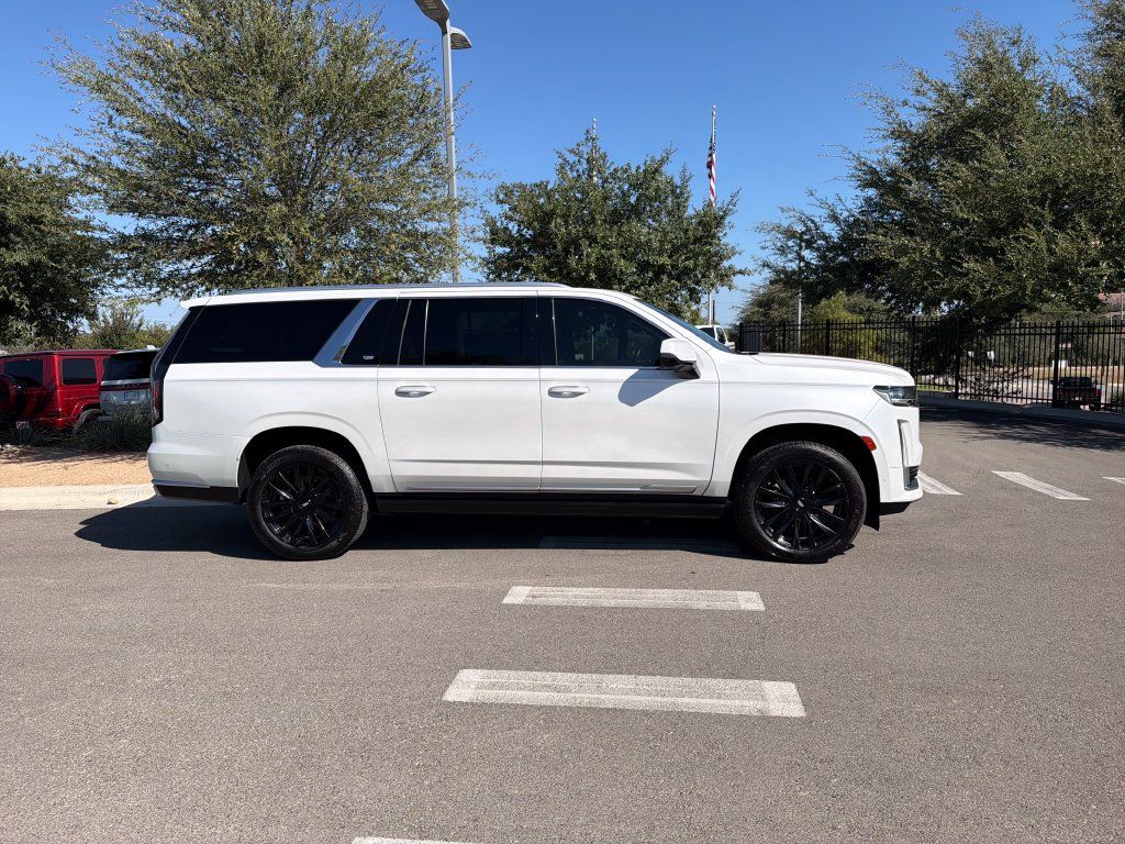 Used 2021 Cadillac Escalade ESV Premium Luxury w/ Driver Assist Tech Package RWD image 11
