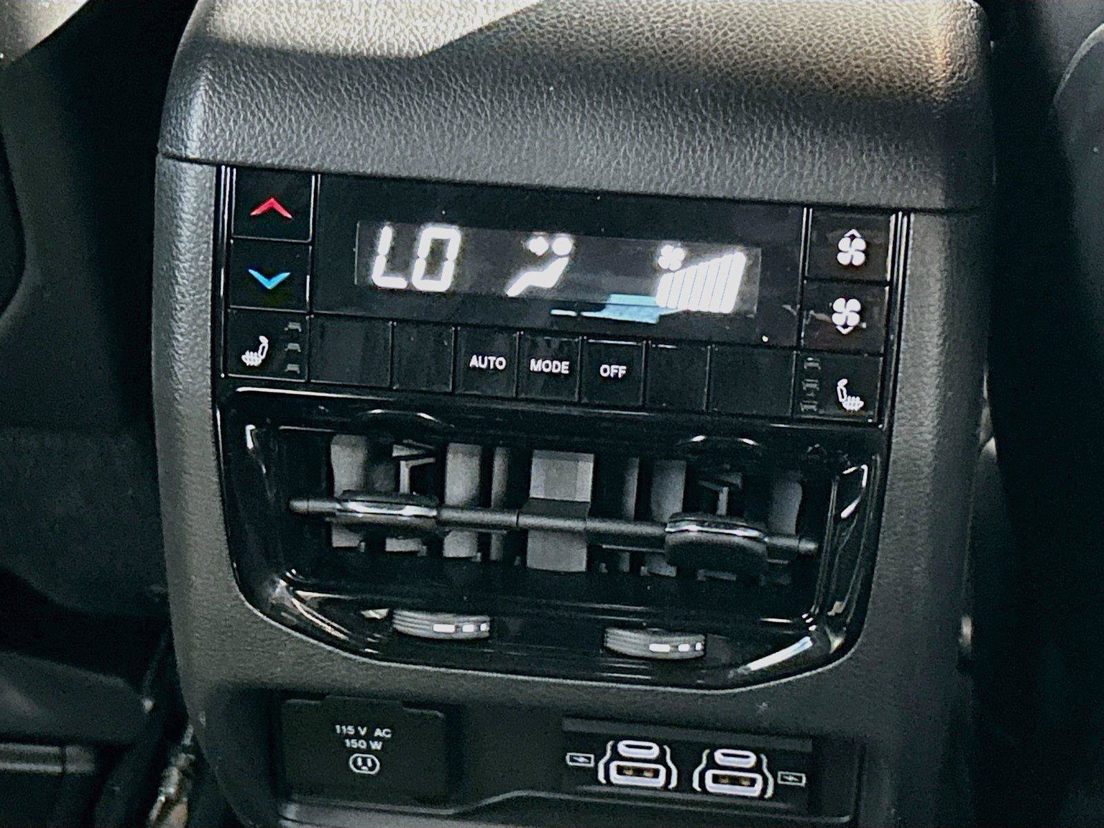 Used 2025 Jeep Grand Cherokee L Limited w/ Luxury Tech Group II AWD/4WD image 23