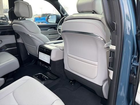 New 2026 Jeep Grand Wagoneer Summit AWD/4WD image 53