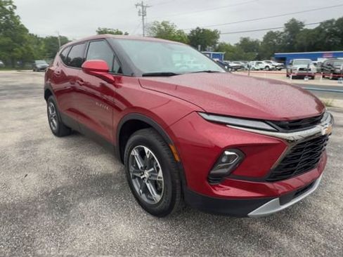 Certified 2025 Chevrolet Blazer LT AWD/4WD image 2