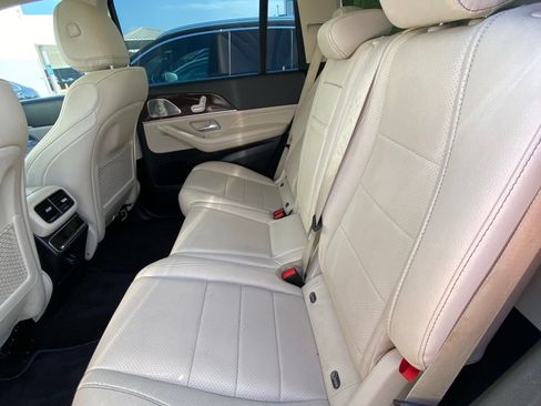 Used 2021 Mercedes-Benz GLS 450 4MATIC image 10