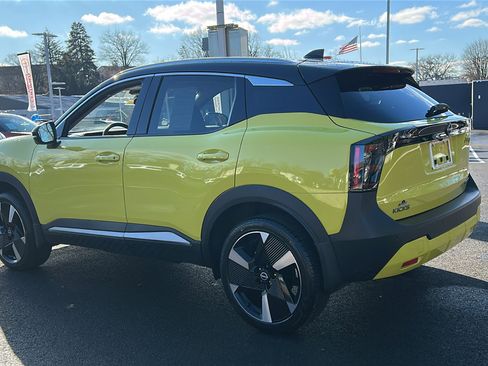 Certified 2025 Nissan Kicks SR image 5