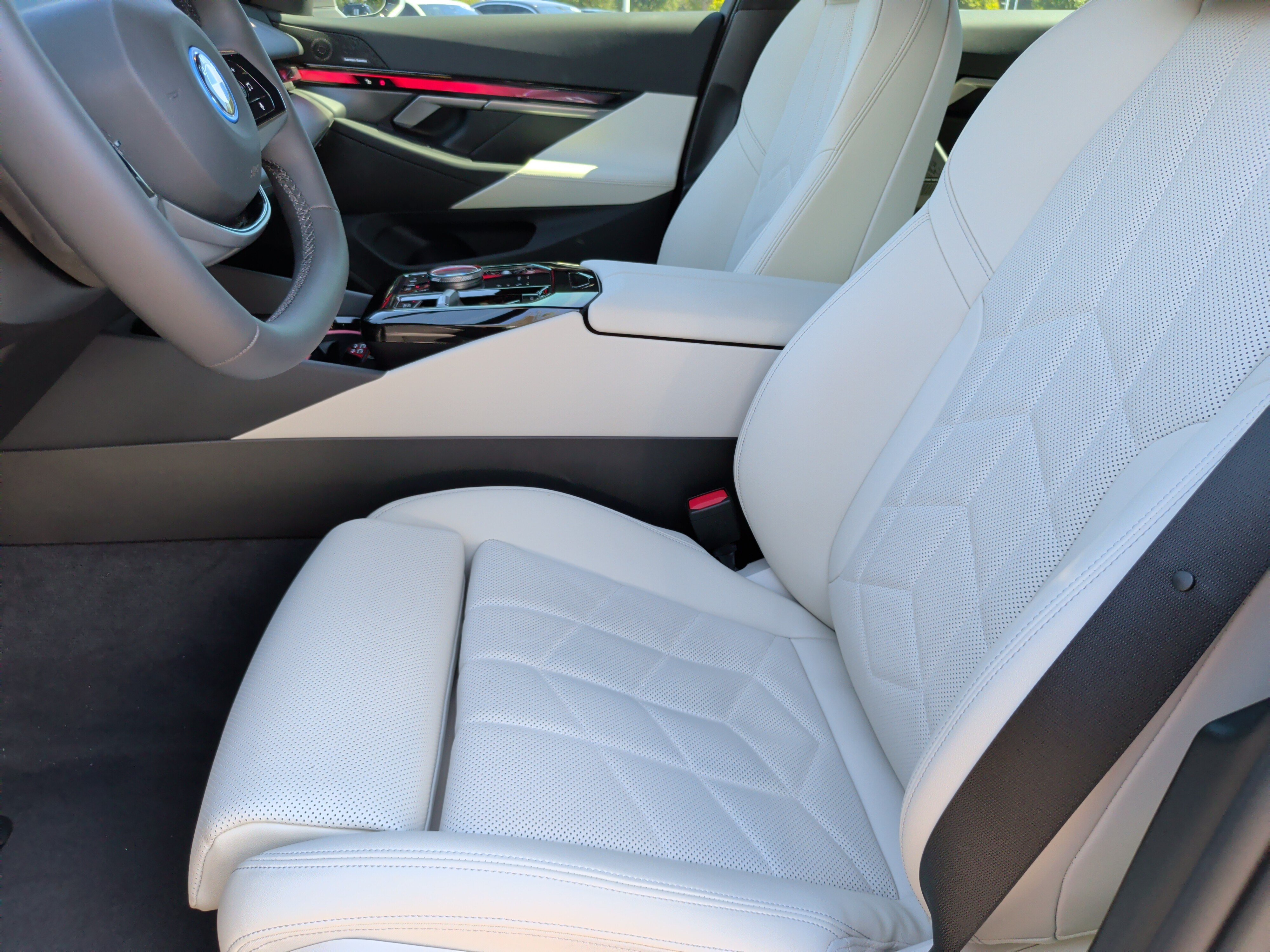 Certified 2024 BMW i5 eDrive40i w/ Premium Package RWD image 28