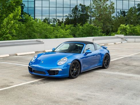 Used 2015 Porsche 911 Targa 4S w/ Sport Chrono Package AWD/4WD image 4